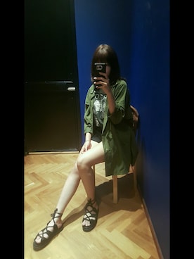 「アイテム（トレンチコート、グリーン系）」を使った、Janxさん（レディース・165cm）の夏コーディネート