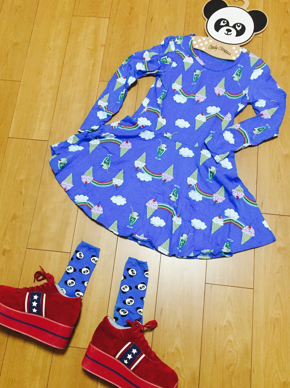 「Candy Stripper、柄×柄、PEPE」｜「Candy StripperのHAPPY RAINBOW ONE－PIECE（ワンピース、ブルー系）」を使った、Kazumamaさん（レディース・153cm）の春コーディネートの1枚目の写真