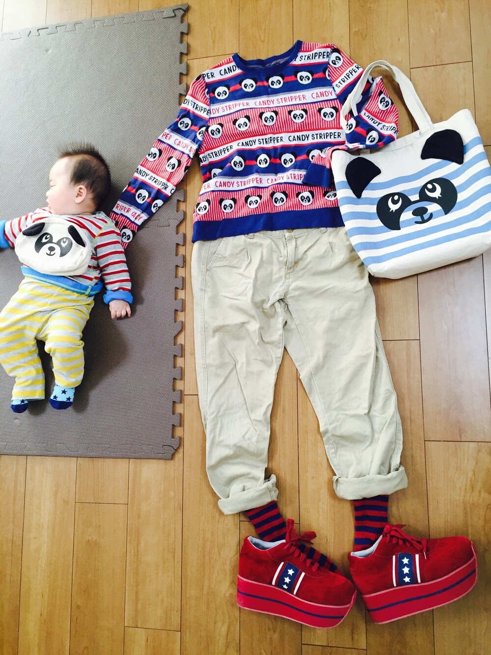 「Candy Stripper、ボーダー、ボーダー×ボーダー、親子コーデ、PEPE、ちょっとそこまで、ご近所コーデ、UNIQLO、baby」｜「Candy Stripperのアイテム（スウェット、レッド系）」を使った、Kazumamaさん（レディース・153cm）の春コーディネートの1枚目の写真