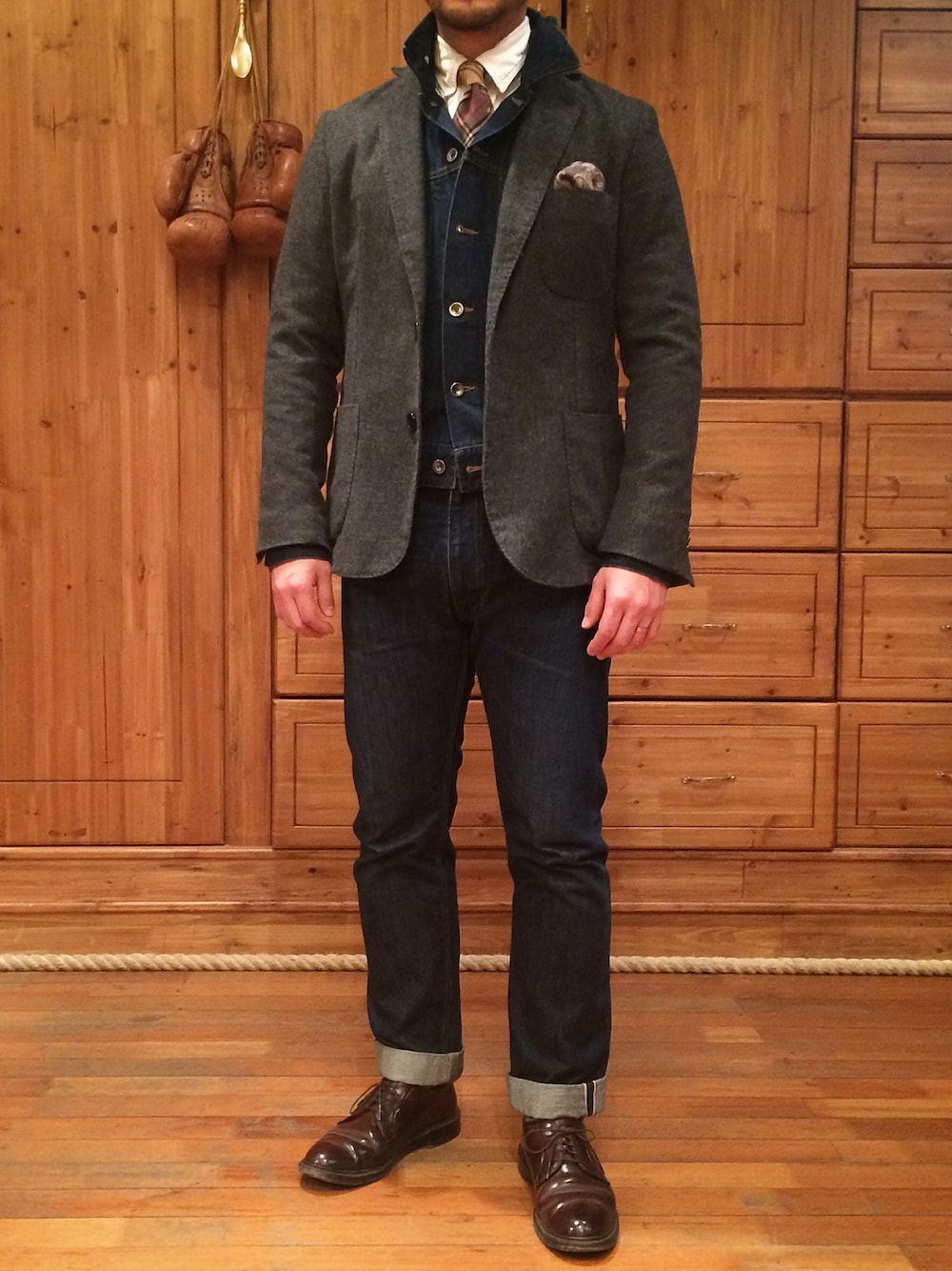 「jacket 、pants」｜「Engineered Garmentsのアイテム（デニムジャケット、ブルー系）」を使った、sanfranciscomarketさん（メンズ・175cm）の春コーディネートの1枚目の写真