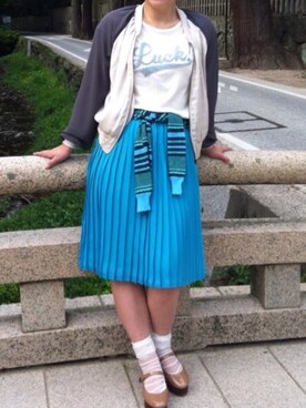 「wclosetのアイテム（スカート、ブルー系）」を使った、Minamiさん（レディース・165cm）の秋コーディネート