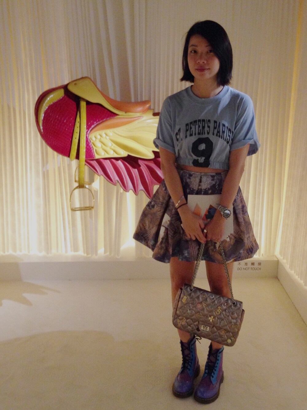 「CHANELのアイテム（ショルダーバッグ、シルバー系）」を使った、Virgine LKMさん（レディース・160cm）の秋コーディネートの1枚目の写真