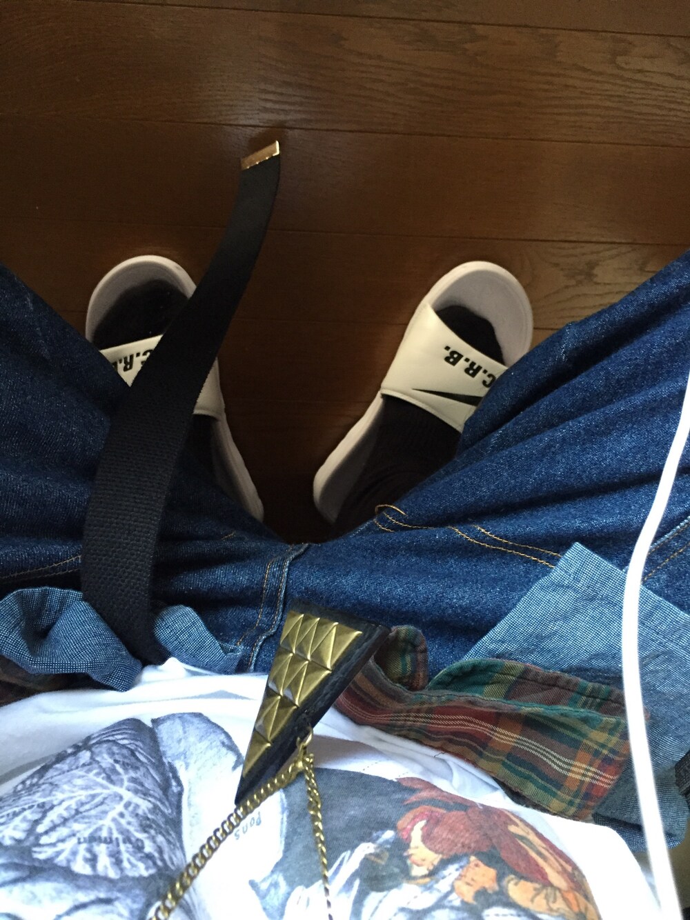「街出かけ」｜「NIKEのNike Men's Benassi Just Do It Slide Sandals from Finish Line（サンダル、ホワイト系）」を使った、sakai yudyさん（メンズ・176cm）の秋コーディネートの1枚目の写真