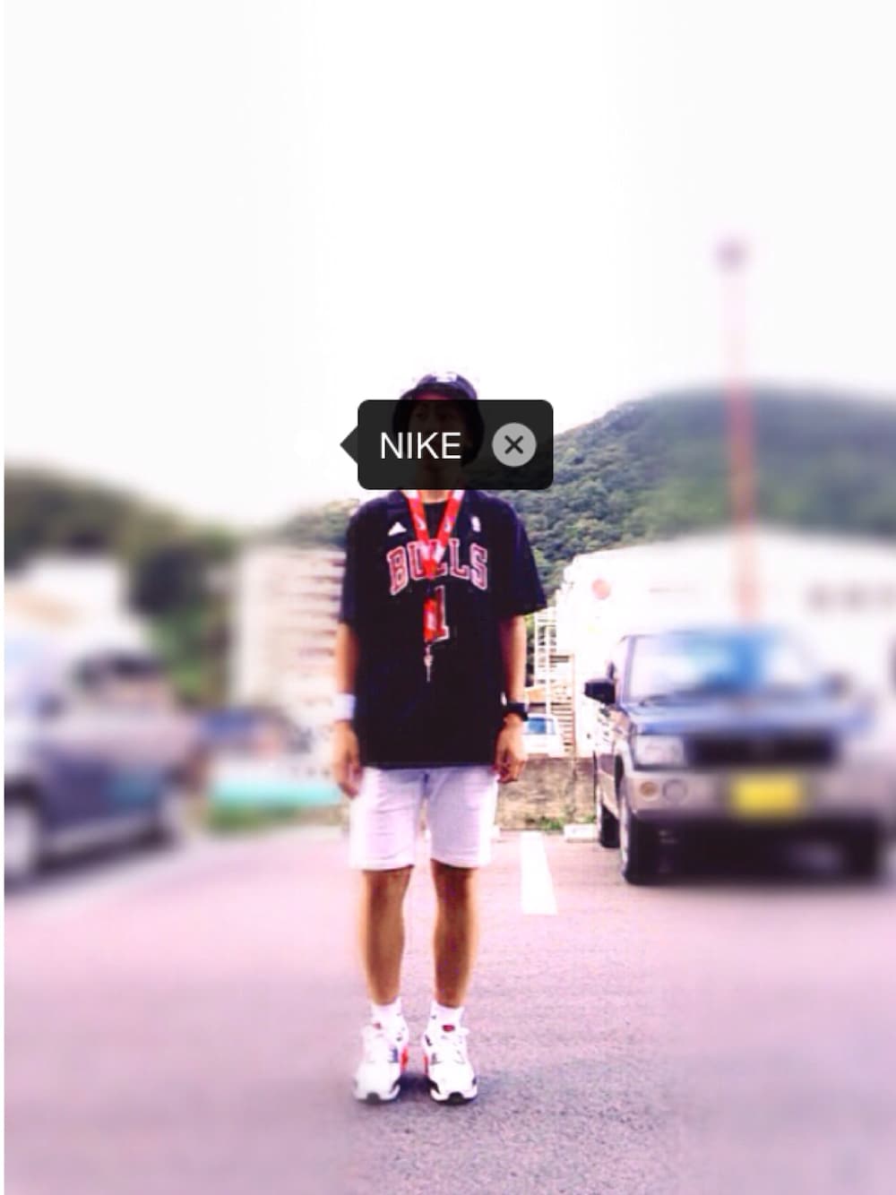 「NIKE、ナイキ、AIRMAX90、Bulls、リストバンド、バケットハット、スポーツミックス、stussy」｜「NIKEのアイテム（スニーカー、ホワイト系）」を使った、Reoさん（メンズ・171cm）の夏コーディネートの1枚目の写真