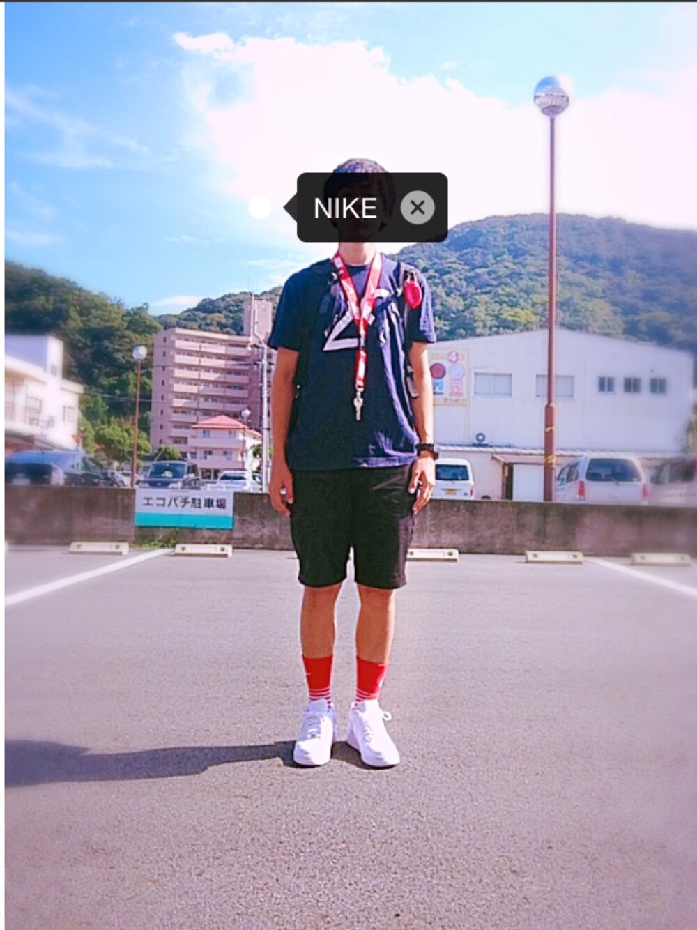 「ナイキ、NIKE、GU、AF1、靴下×スニーカー、ネックストラップ」｜「NIKEのNIKE AIR FORCE 1 '07【SP】（スニーカー、ホワイト系）」を使った、Reoさん（メンズ・171cm）の秋コーディネートの1枚目の写真