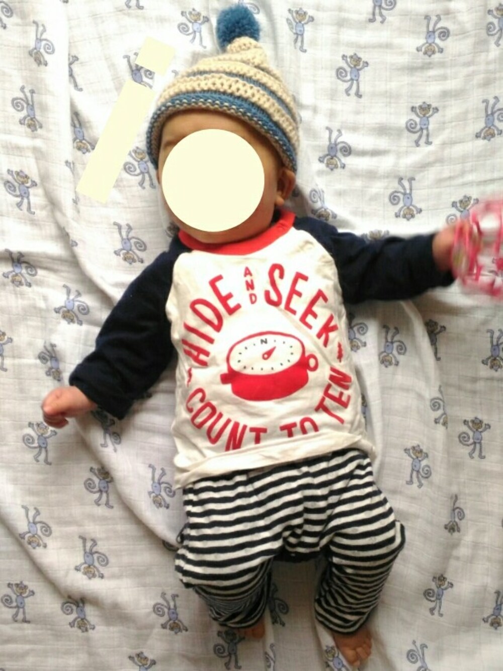 「むちむちボーイ、トンガリ帽子、こびと帽、6ヶ月、70cm」｜「babyGAPのアイテム（Tシャツ/カットソー、その他）」を使った、ioioioさん（キッズ・70cm）の冬コーディネートの1枚目の写真