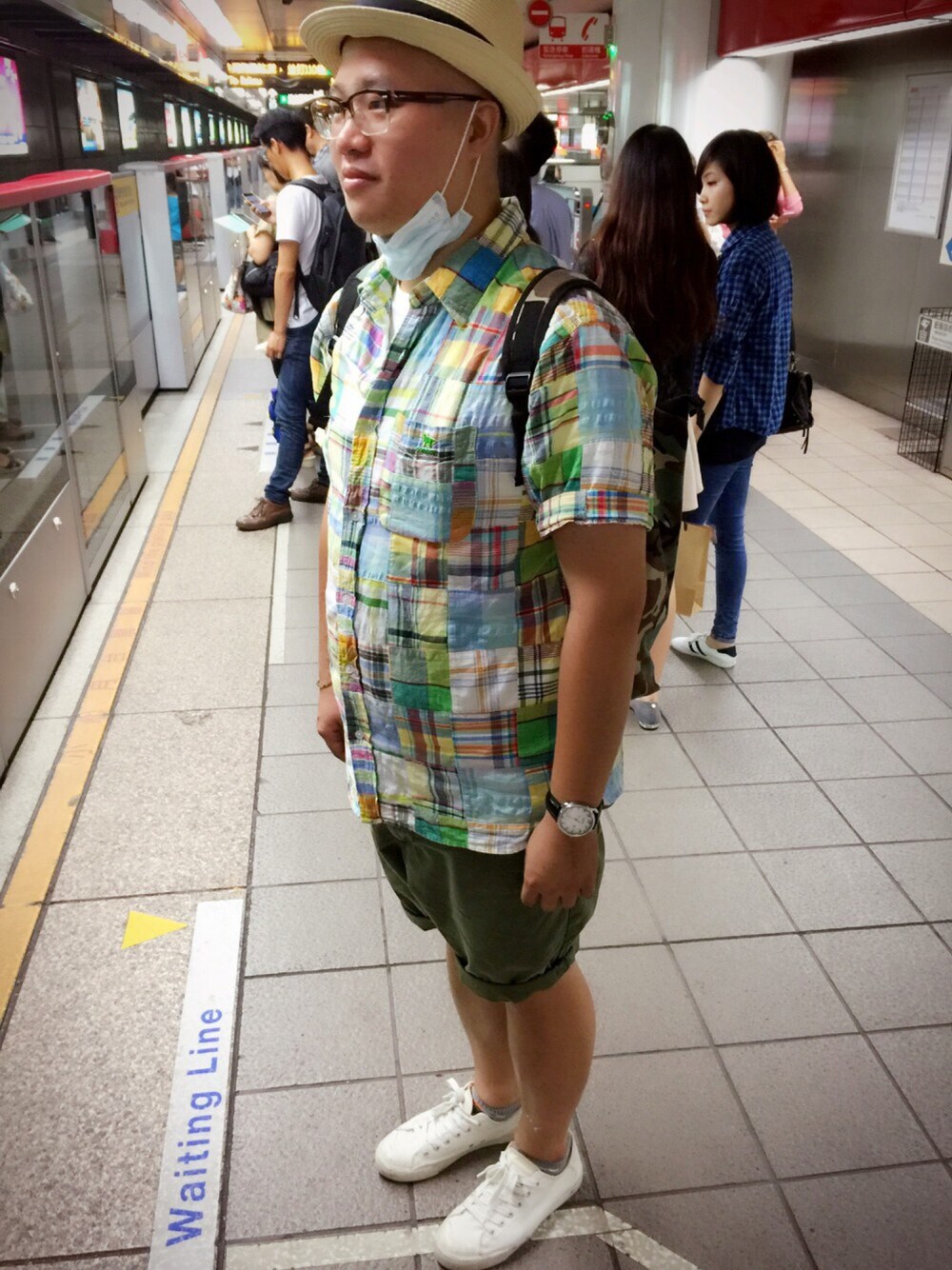 「夏コーデ、summer、TAIPEI」｜「999.9のアイテム（メガネ、ブラウン系）」を使った、Eric Wangさん（メンズ・173cm）の夏コーディネートの1枚目の写真