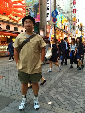「pushBUTTONのアイテム（トップス）」を使った、Eric Wangさん（メンズ・173cm）の夏コーディネート