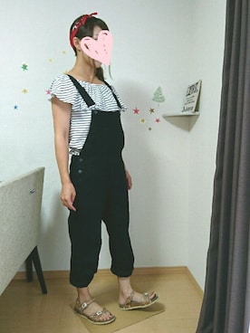 「GU（ジーユー）のアイテム（サロペット/オーバーオール、ブラック系）」を使った、みかんさん（レディース・160cm）の夏コーディネート