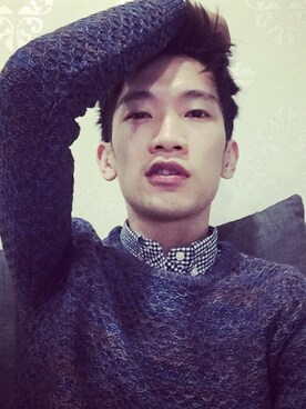 「PULL&BEAR（プルアンドベア）のアイテム（ニット/セーター）」を使った、Nick Leeさん（メンズ・178cm）の冬コーディネート