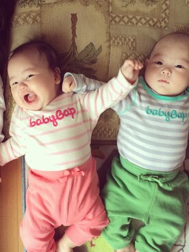 「babygap」｜「アイテム（その他トップス）」を使った、YUKI.Hさん（キッズ・70cm）の春コーディネート