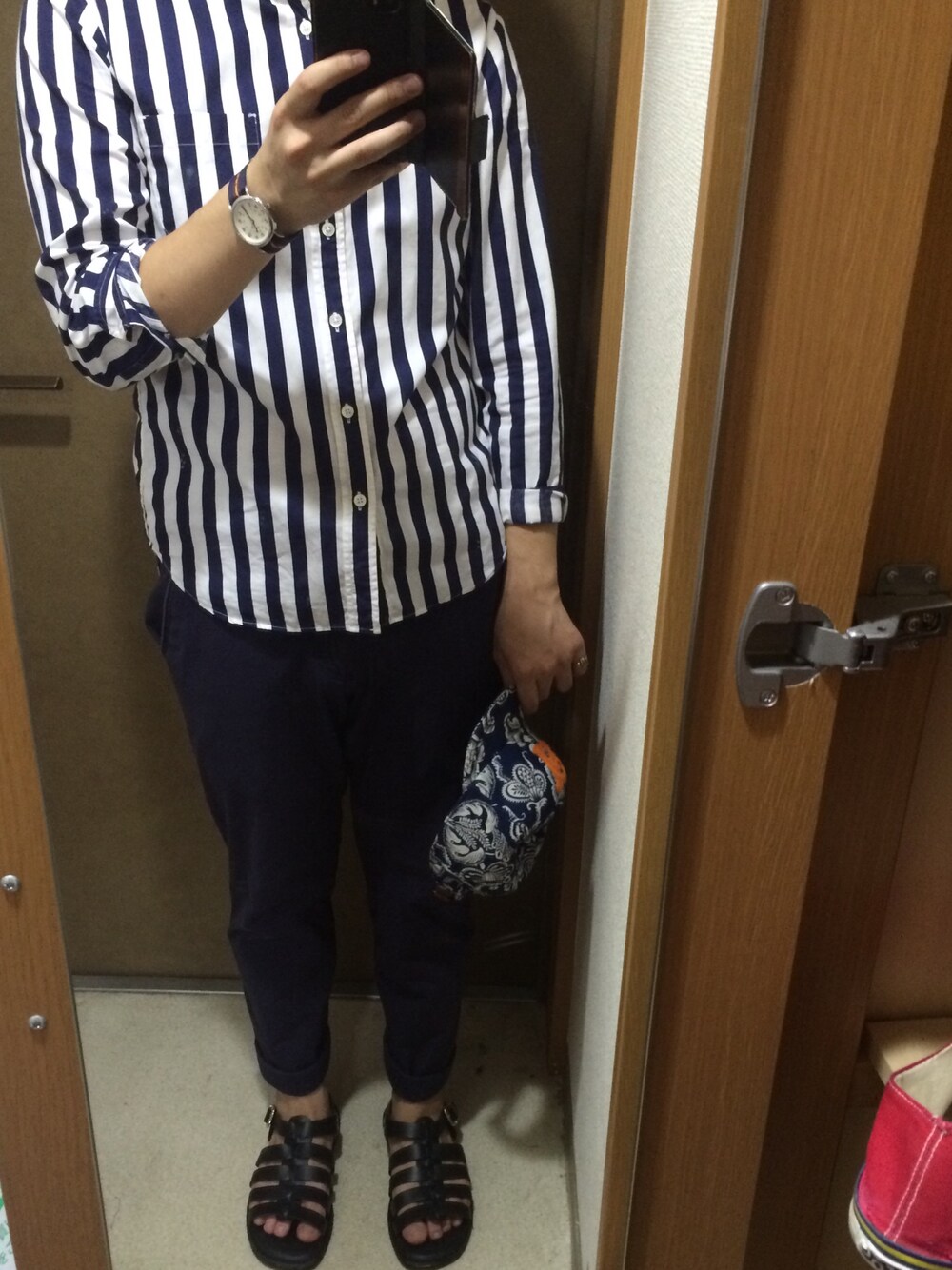 「ネイビー、キャップ」｜「FREAK'S STOREのアイテム（キャップ、ブルー系）」を使った、でこさん（メンズ・170cm）の夏コーディネートの1枚目の写真