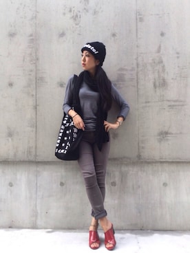 「F.C.Real Bristol（エフシーレアルブリストル）のアイテム（ニットキャップ/ビーニー）」を使った、euro flat PRESS lisaさん（レディース・157cm）の秋コーディネート