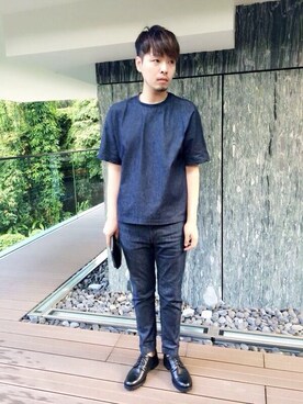 「VALENTINO（ヴァレンティノ）のアイテム（シャツ/ブラウス、ブルー系）」を使った、Matthew Chiu さん（メンズ・178cm）の秋コーディネート