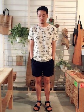 「BEAUTY&YOUTH UNITED ARROWS（ビューティーアンドユースユナイテッドアローズ）のアイテム（Tシャツ/カットソー、ベージュ系）」を使った、Matthew Chiu さん（メンズ・178cm）の秋コーディネート