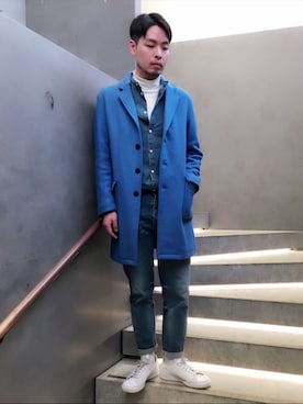 「blue」｜「アイテム（チェスターコート）」を使った、Matthew Chiu さん（メンズ・178cm）の春コーディネート