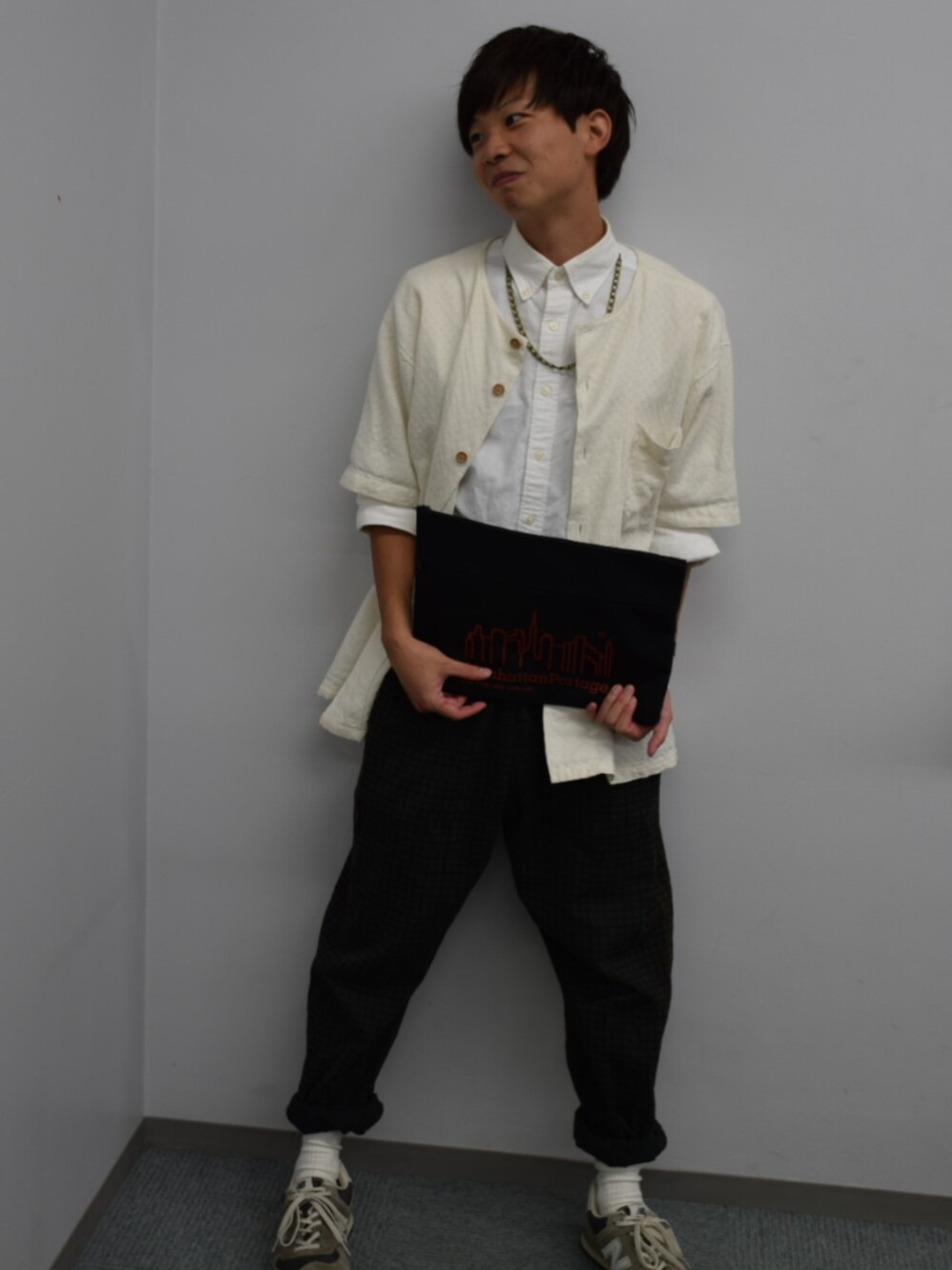 「GUCCIのアイテム（香水、ブラック系）」を使った、徳竹 凌さん（メンズ・170cm）の秋コーディネートの1枚目の写真