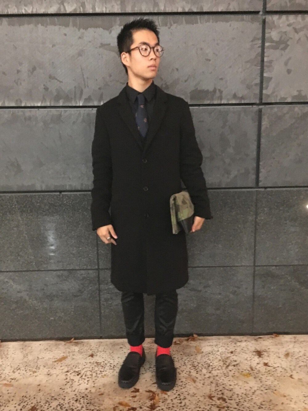 「HERMES、BALENCIAGA、ZARA、UNIQLO、H&M、GU、URBAN RESEARCH、Christian Louboutin、ネクタイ、パーティースタイル」｜「HERMESのアイテム（ネクタイ、ブルー系）」を使った、ユウスケさん（メンズ・165cm）の秋コーディネートの1枚目の写真