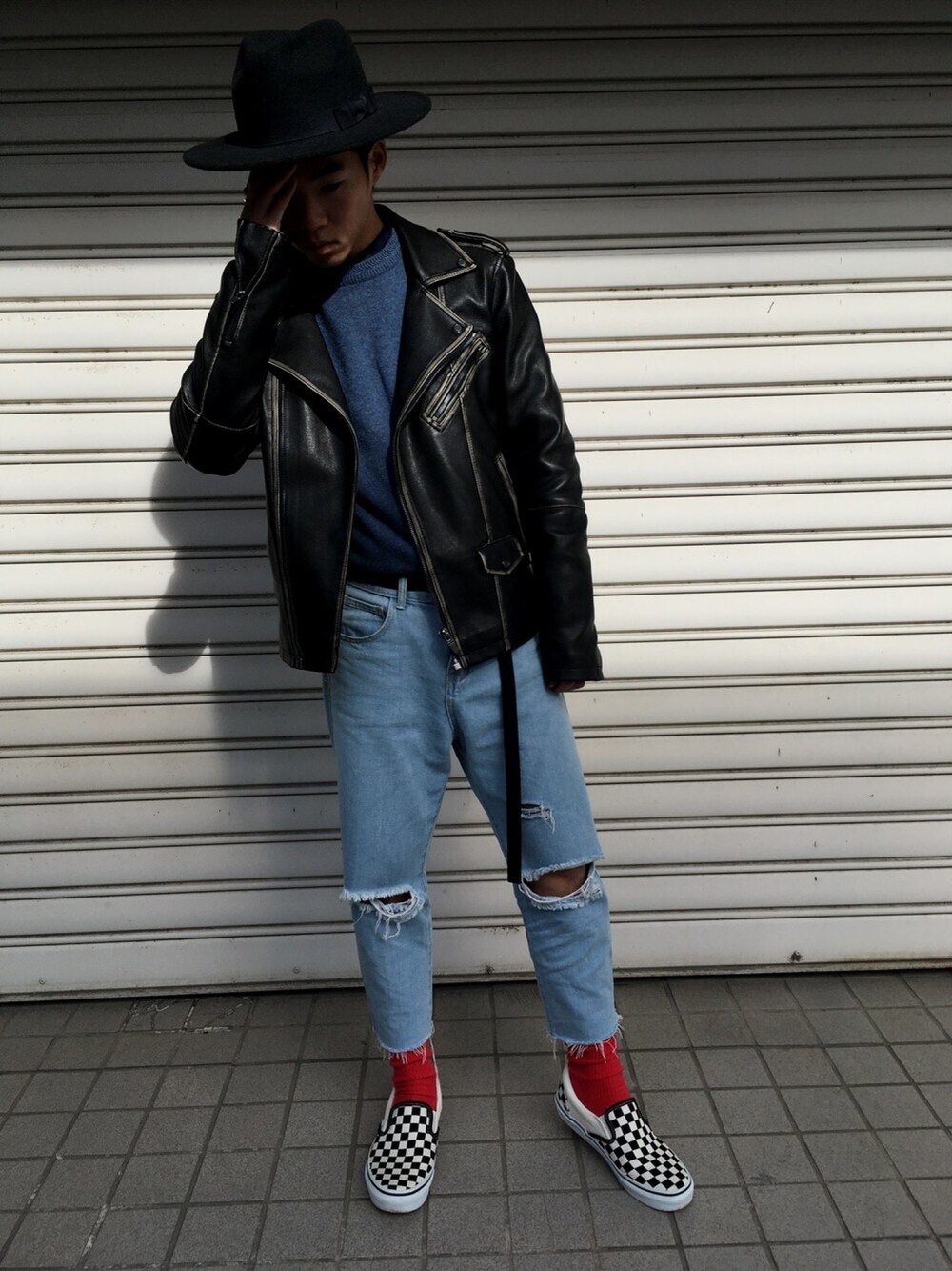 「WEGO、ZARA、valentino、HARE、UNIQLO、VANS、LouisVuitton、ライダースジャケット、リメイク、ハット」｜「WEGOのWEGO/ツバ広フェルトハット（ハット、ブラック系）」を使った、ユウスケさん（メンズ・165cm）の冬コーディネートの1枚目の写真