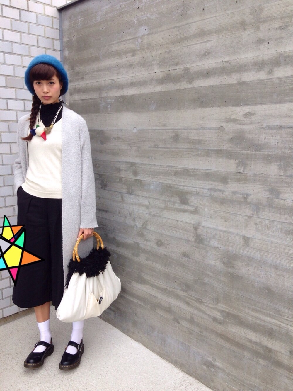 「ガウチョパンツ、ベレー帽、ロングニット、Mila Owen、MARNI」｜「UNIQLOのアイテム（ニット/セーター、ホワイト系）」を使った、まいきゃみそさん（レディース・172cm）の春コーディネートの1枚目の写真