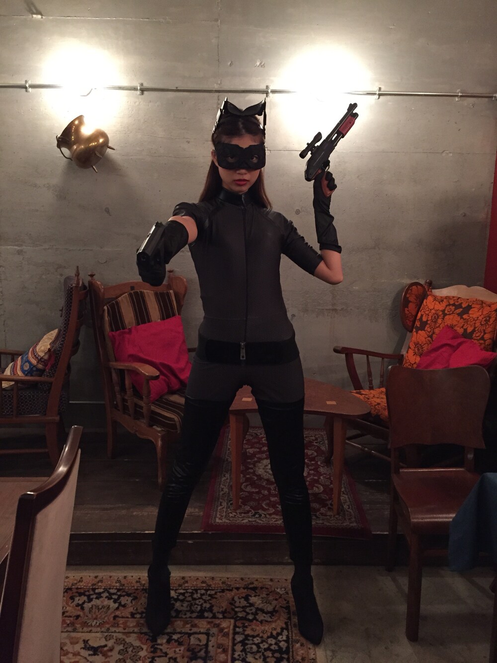 「ハロウィン、キャットウーマン、ブラック、アイマスク」｜「NETのアイテム（つなぎ/オールインワン、ブラック系）」を使った、まいきゃみそさん（レディース・172cm）の秋コーディネートの1枚目の写真