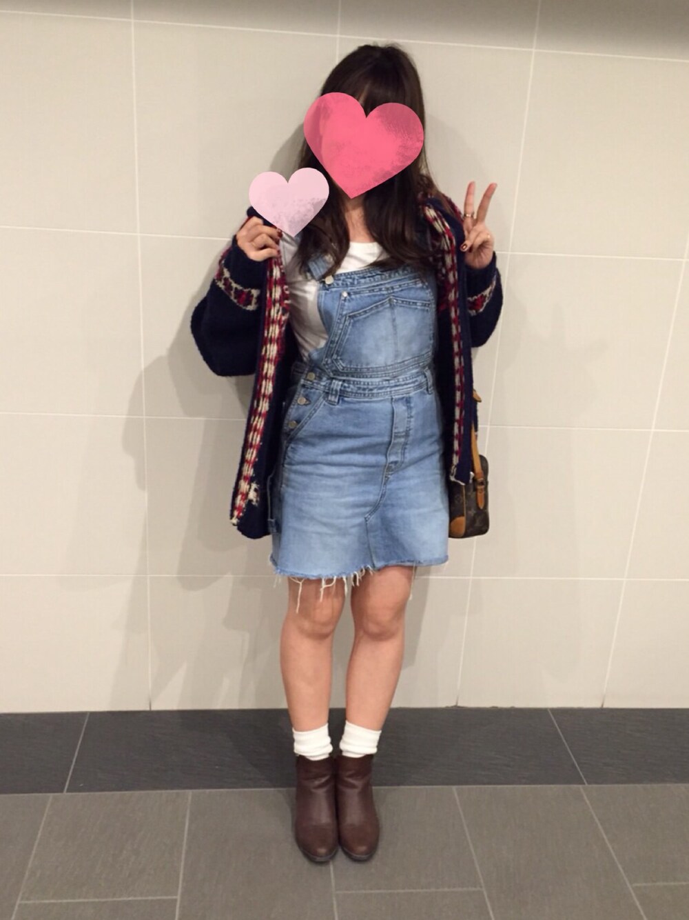 「bohemians、カジュアル、シンプル」｜「usedのアイテム（サロペット/オーバーオール、ブルー系）」を使った、yuka.oさん（レディース・157cm）の秋コーディネートの1枚目の写真