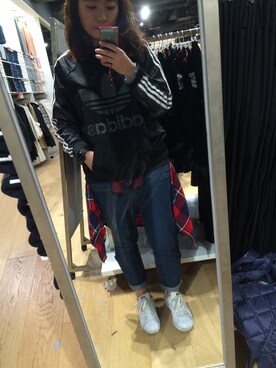 「MINI CREAMのアイテム」を使った、シンディさん（レディース・155cm）の秋コーディネート