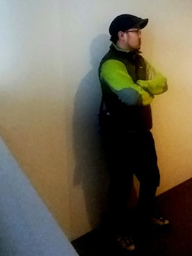 「アイテム（ダウンベスト、ブラウン系）」を使った、Nozakinさん（メンズ・176cm）の冬コーディネート