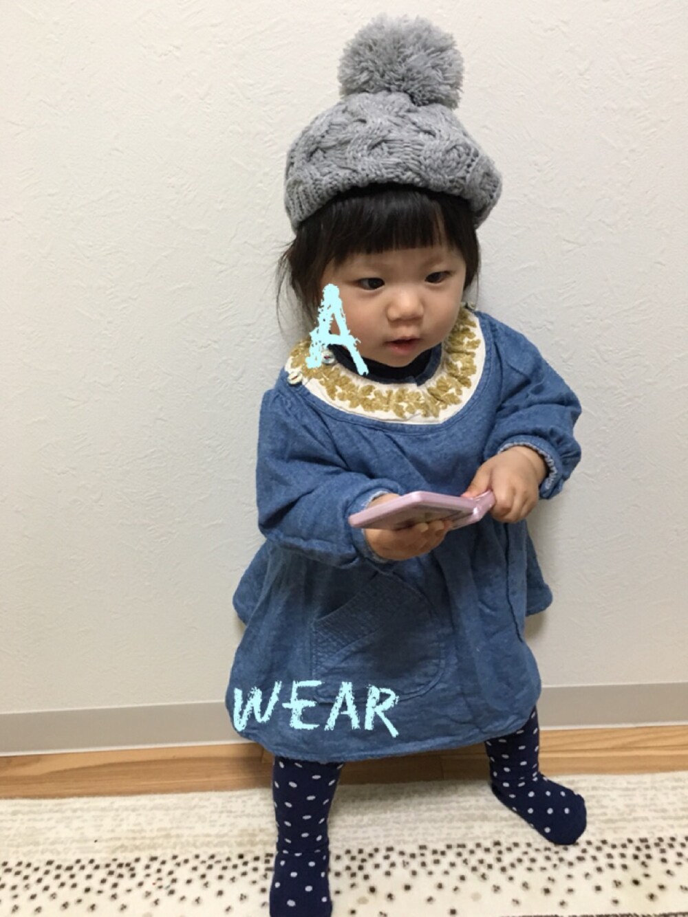 「女の子、9ヶ月、前髪ぱっつん、ニットベレー帽、ベレー帽祭り、鶴瓶バトン、ragmart、apres les cours、H&M、ダイソー」｜「DAISOのアイテム（ハンチング/ベレー帽、グレー系）」を使った、あーこさん（キッズ・70cm）の秋コーディネートの1枚目の写真