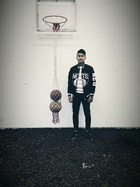 「NBA（エヌビーエー）のアイテム（ジャケット/アウター）」を使った、賴彥佑さん（メンズ・188cm）の冬コーディネート