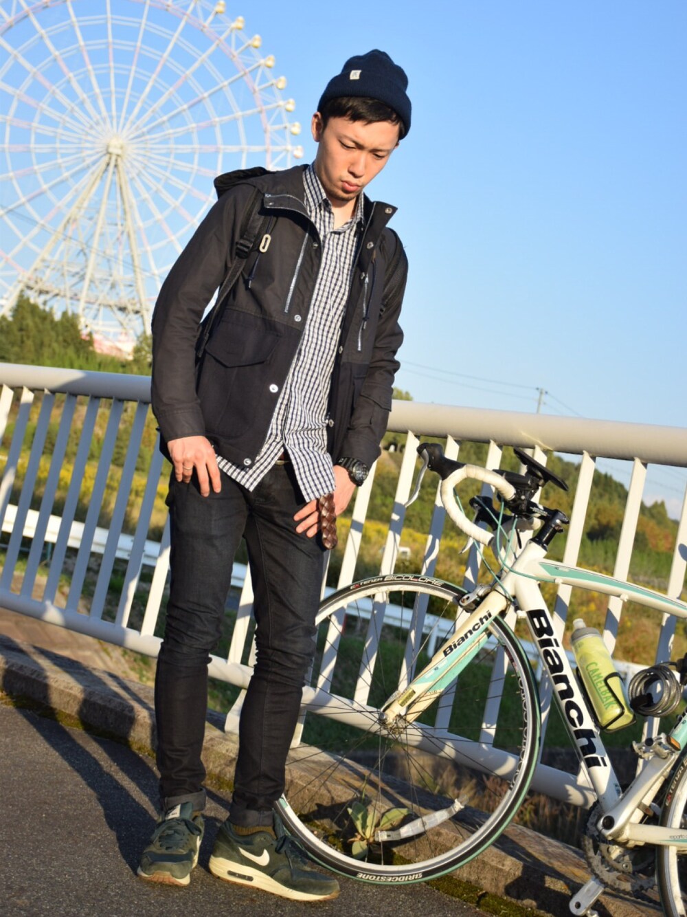 「Nudie jeans、MARKAWARE、マウンテンパーカー、NIKE、G-SHOCK」｜「markawareのアイテム（マウンテンパーカー、ブラック系）」を使った、Ryo  Onoさん（メンズ・168cm）の秋コーディネートの1枚目の写真