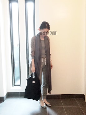 「オールグレー」｜「アイテム（パンプス）」を使った、mosuさん（レディース・158cm）の秋コーディネート