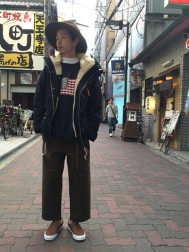 「ツバ広ハット」｜「アイテム（マウンテンパーカー）」を使った、チャヤマコトさん（メンズ・169cm）の秋コーディネート