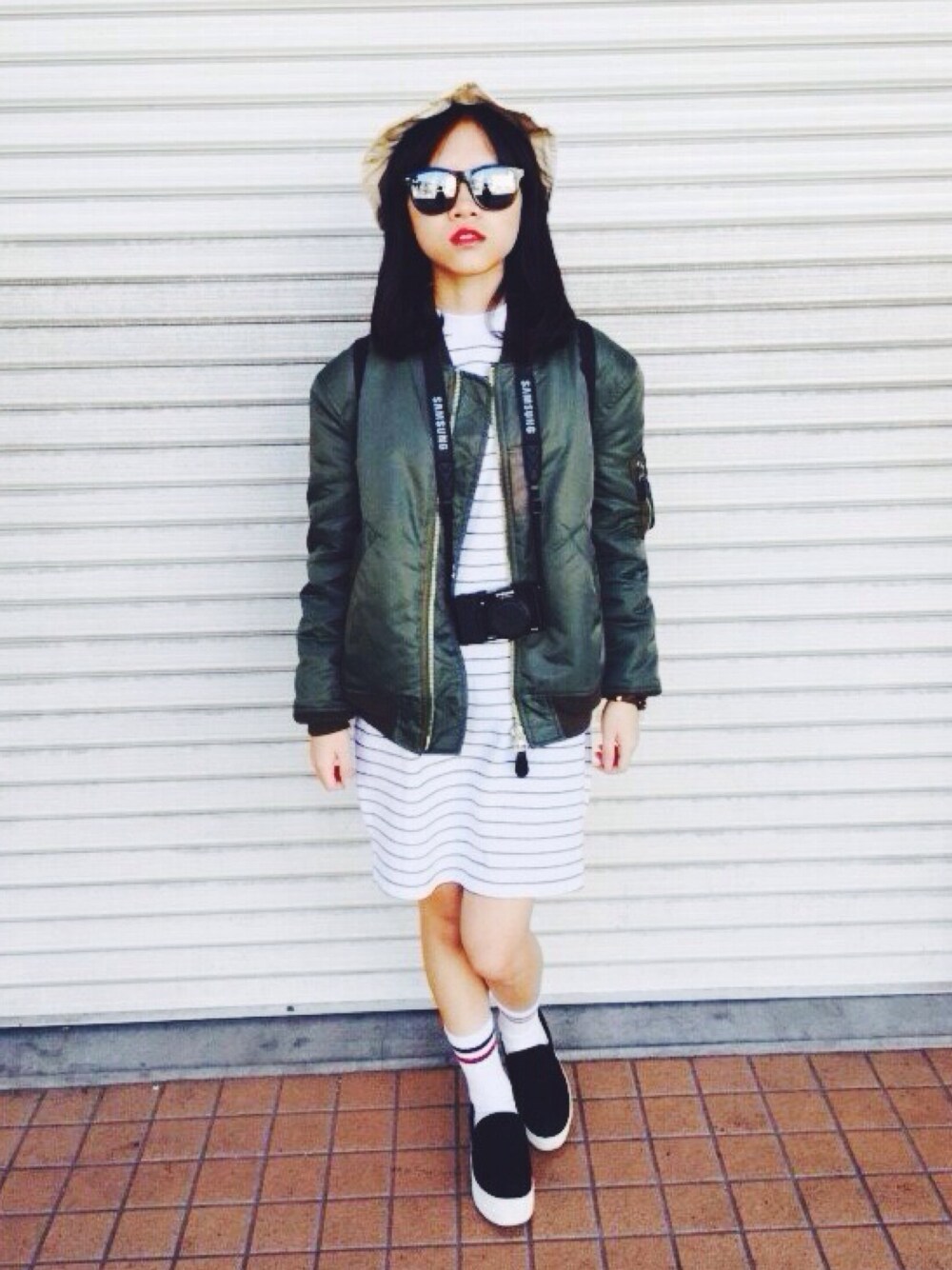 「Sunglasses、earth music&ecology、moussy、MA-1、PAZZO、靴下➕パンプス、帽子、サングラス、カメラ、台湾」｜「MOUSSYのTight MA-1（ミリタリージャケット、グリーン系）」を使った、Rubyさん（レディース・153cm）の春コーディネートの1枚目の写真