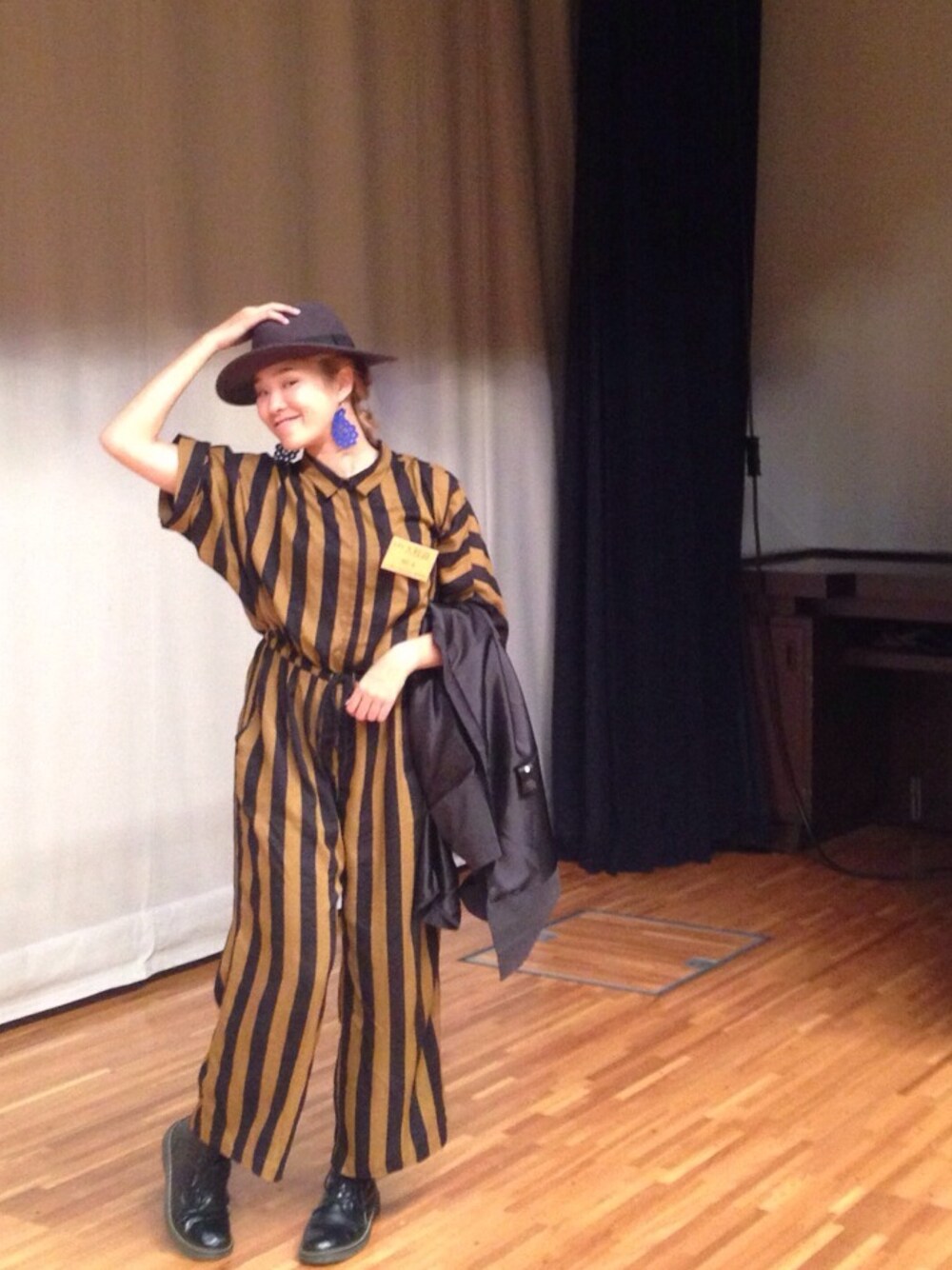 「autumn、ootd、happy、MONKI、SHOOTING」｜「MONKIのアイテム（つなぎ/オールインワン、ブラウン系）」を使った、RIRIKAtakizawaさん（レディース・162cm）の秋コーディネートの1枚目の写真