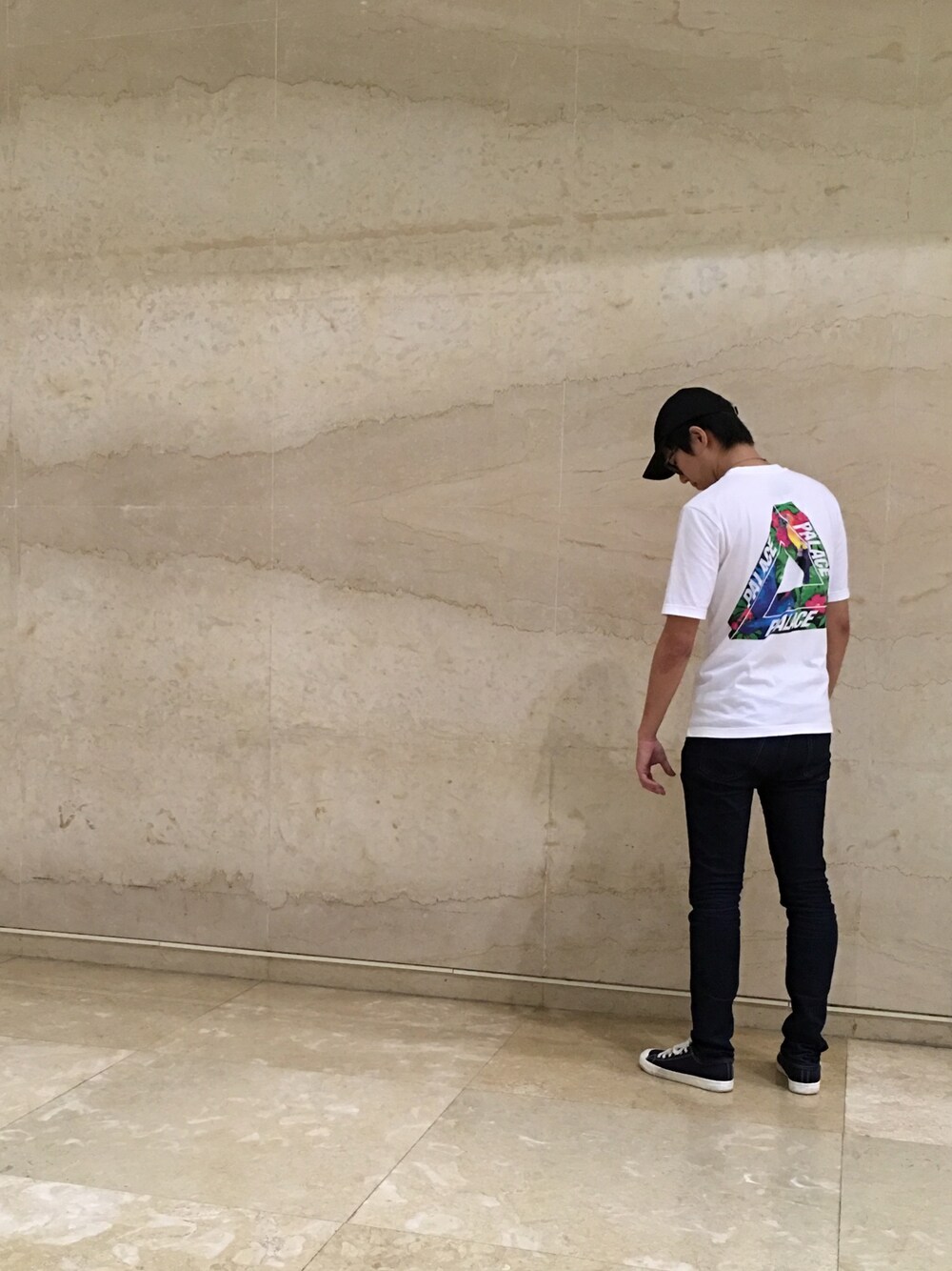 「art museum」｜「noahのNoah 6 Panel（キャップ、ブラック系）」を使った、Aaron Hoさん（メンズ・181cm）の春コーディネートの1枚目の写真