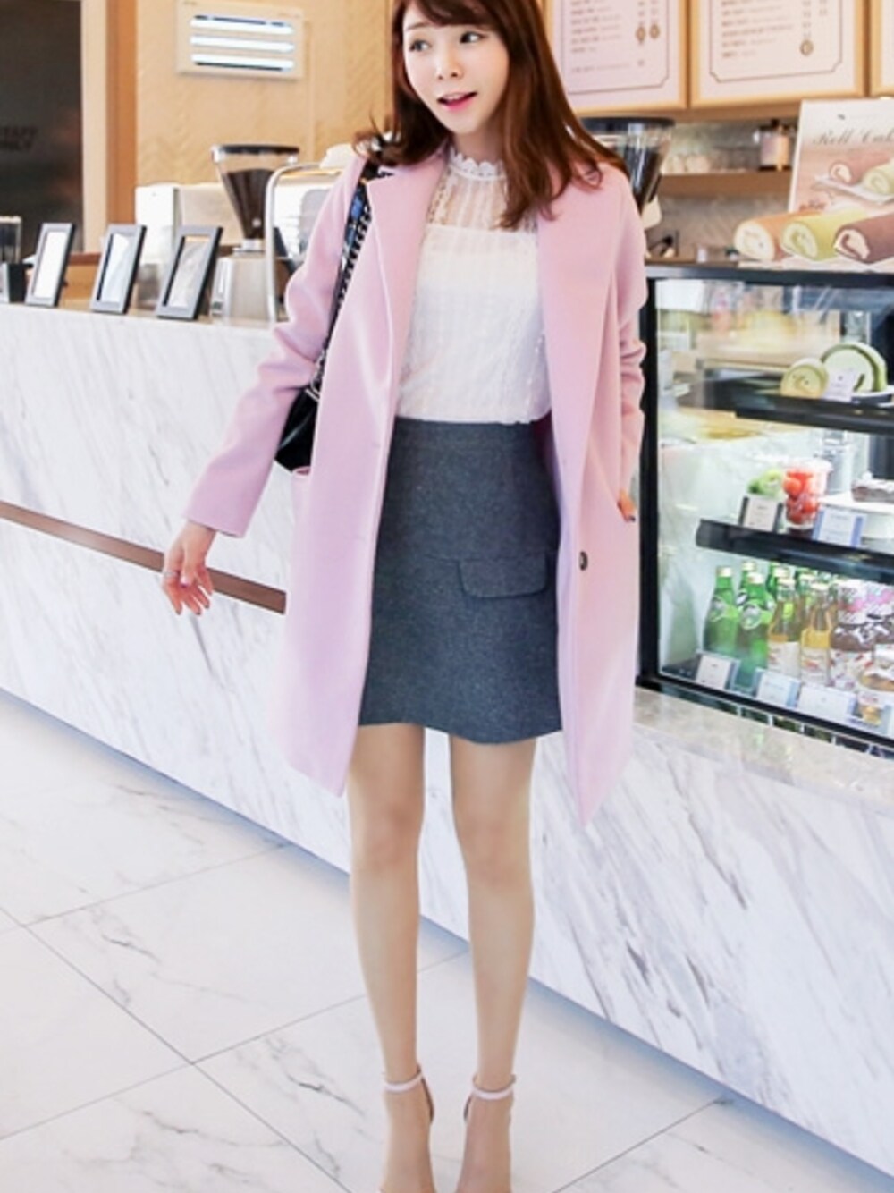 「skirt、coat、korea、daily look、blouse、korea style、daily、longcoat、codi」｜「달콤한그리움 코트（その他アウター、ピンク系）」を使った、큐니걸스さん（レディース・163cm）の冬コーディネートの1枚目の写真