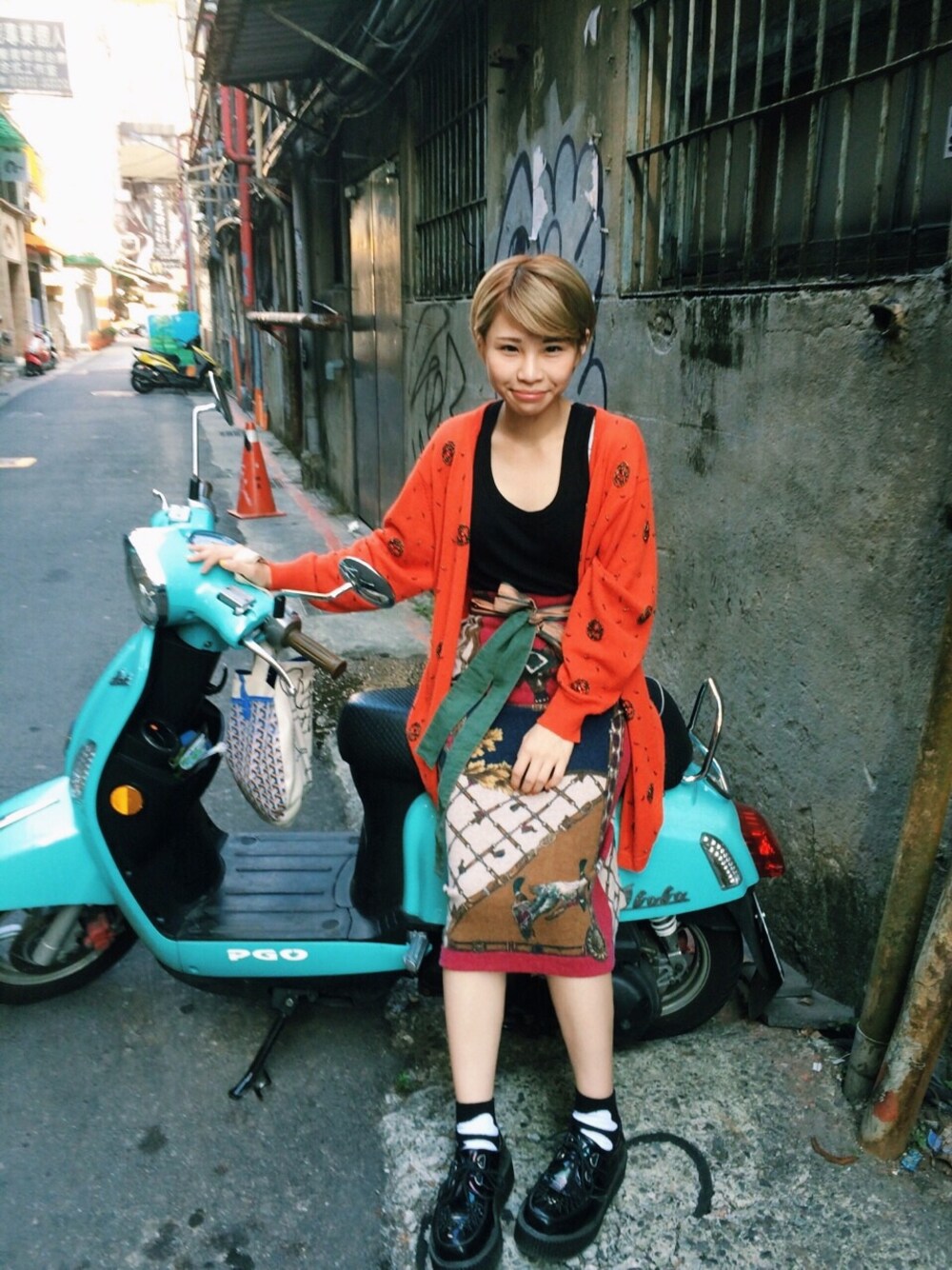 「vintage、vintage style」｜「VINTAGEのVintage 
（ピーコート、オレンジ系）」を使った、陳珺さん（メンズ・158cm）の秋コーディネートの1枚目の写真