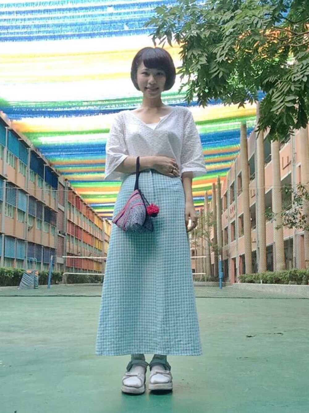 「vintage、MBT、MAJI MAJI 集食行樂」｜「MBTのアイテム（サンダル、ホワイト系）」を使った、陳珺さん（レディース・158cm）の夏コーディネートの1枚目の写真