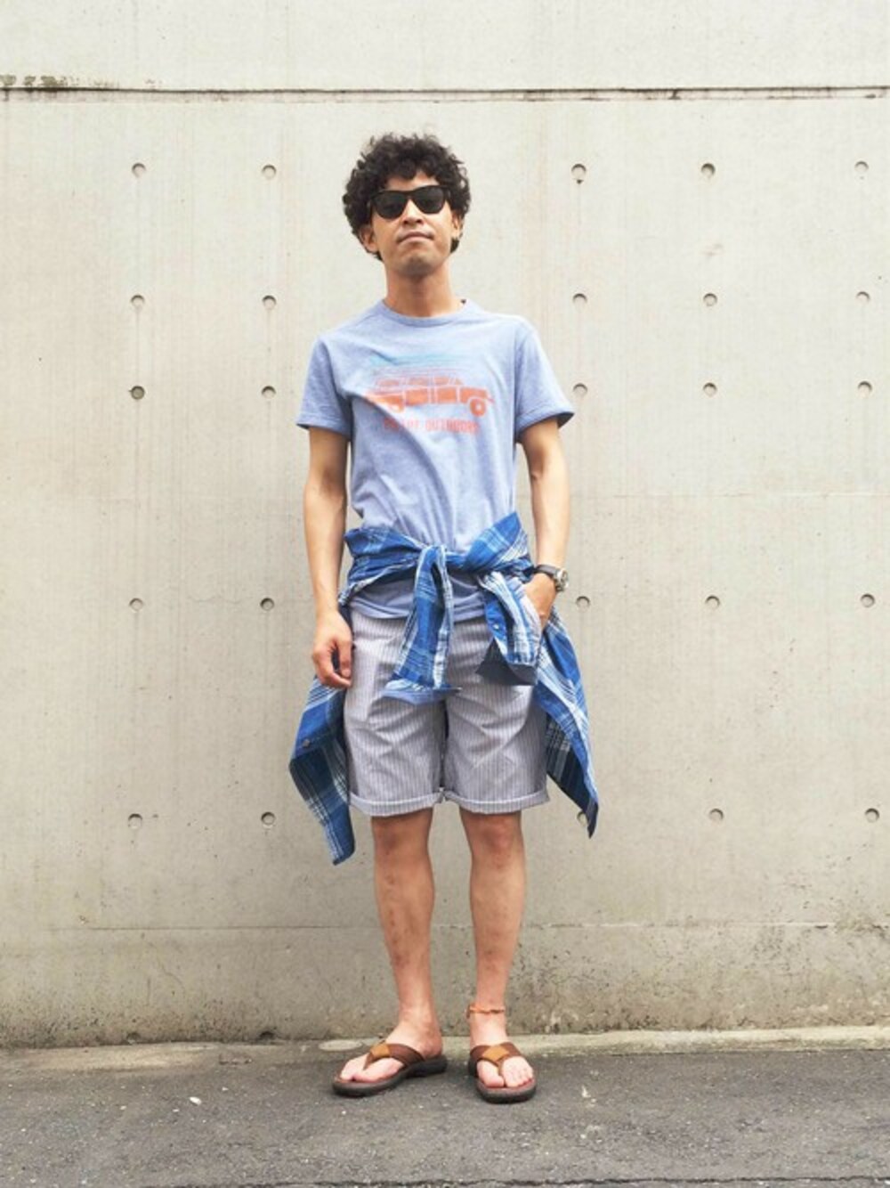 「ショートパンツ、Tシャツ、ティンバーランド、サンダル、Timberland、夏コーデ、ブルー x ホワイト、ビーチスタイル、ZOZO夏セール2015、ティンバーランド的夏レジャー」｜「Timberlandの半袖　グラジエント　ティーシャツ（Tシャツ/カットソー、ブルー系）」を使った、Yo_c_keyさん（メンズ・170cm）の夏コーディネートの1枚目の写真