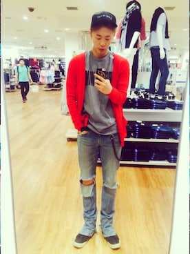 「thisisneverthat（ディスイズネバーザット）のアイテム（キャップ）」を使った、주.D.기돈さん（メンズ・178cm）の春コーディネート