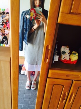 「FLOVE（フローブ）の【FLOVE】ｶｯﾄXｼﾌｫﾝﾜﾝﾋﾟｰｽ（ワンピース、グレー系）」を使った、りったんさん（レディース・159cm）の夏コーディネート