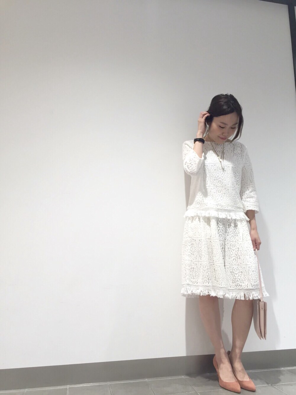 「白、春、大人カジュアル、レース、セットアップ、シンプル」｜「URBAN RESEARCHのUR パネルレースブラウス（シャツ/ブラウス、ホワイト系）」を使った、tammy♡さん（レディース・155cm）の冬コーディネートの1枚目の写真