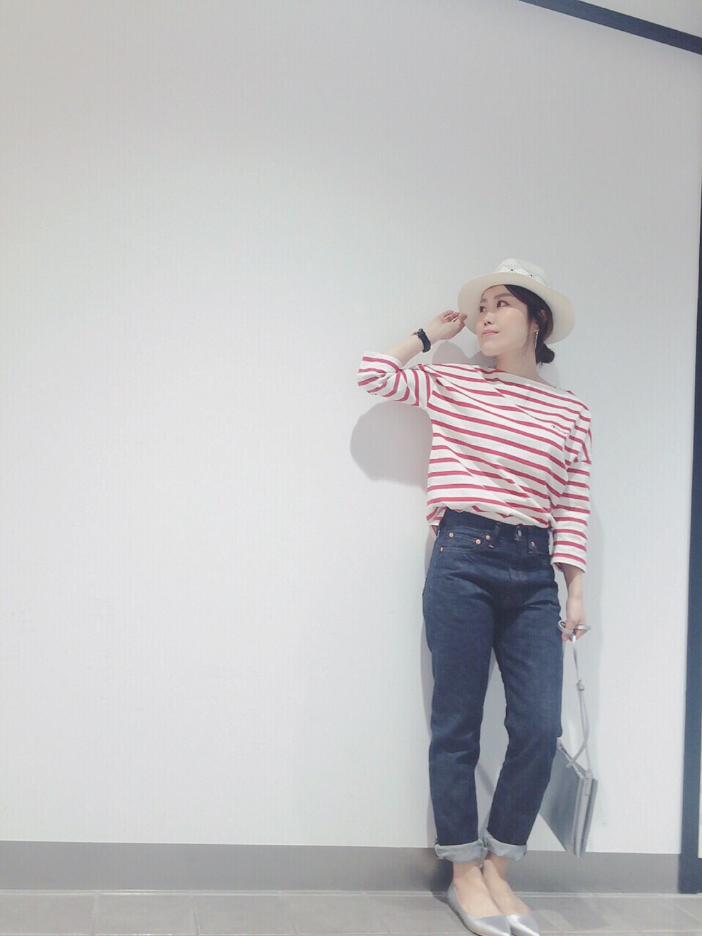 「カジュアルコーデ、パンツスタイル、シンプルコーデ、パンプス、春コーデ、ボーダー」｜「URBAN RESEARCHのChampion×URBAN RESEARCH　別注ロゴボーダーTシャツ（Tシャツ/カットソー、レッド系）」を使った、tammy♡さん（レディース・155cm）の春コーディネートの1枚目の写真