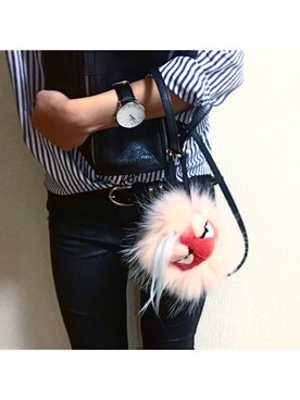 「GIVENCHY」｜「アイテム（財布/小物）」を使った、YURI NAKAMURAさん（レディース・158cm）の秋コーディネート