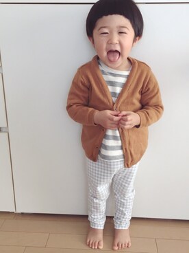 「H&M（エイチ・アンド・エム）のアイテム（カーディガン/ボレロ、ブラウン系）」を使った、ｅｉさん（キッズ・90cm）の春コーディネート