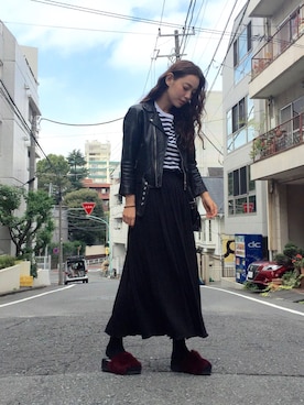 「ISOOK（アイスー）のアイテム（サンダル）」を使った、阿久津ゆりえさん（レディース・167cm）の秋コーディネート