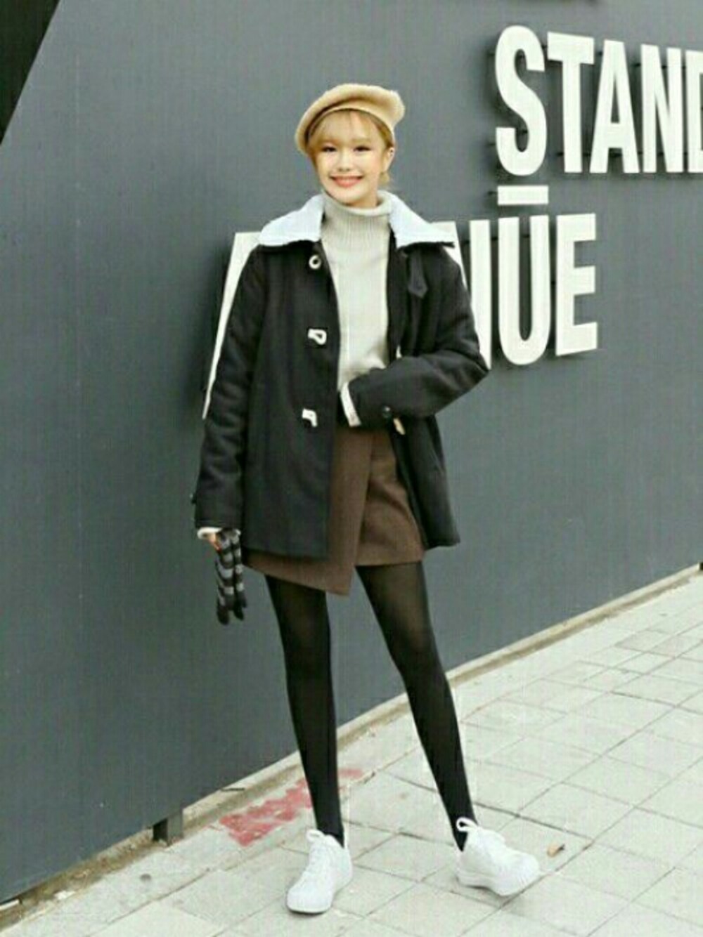 「luvluvme、韓国ファッション、韓国ブランド、オルチャンファッション、秋冬、ダッフルコート」｜「luvluvmeのアイテム（その他パンツ、ブラウン系）」を使った、luvluvme.jpさん（レディース・161cm）の秋コーディネートの1枚目の写真
