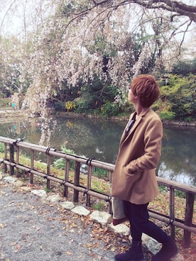 「BOYCOTT（ボイコット）のアイテム（トレンチコート、オレンジ系）」を使った、Nguyen Phatさん（メンズ）の春コーディネート