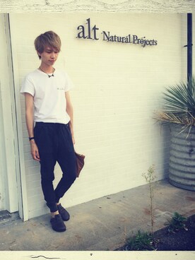 「H&M（エイチ・アンド・エム）のアイテム（Tシャツ/カットソー、ホワイト系）」を使った、Nguyen Phatさん（メンズ）の夏コーディネート